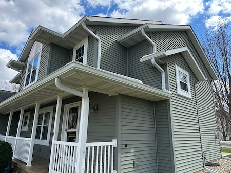 Why Spring Is the Best Time to Pressure Wash Your Home in Bloomington