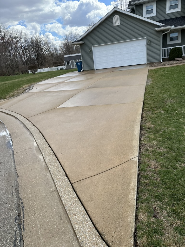 Concrete Cleaning in Limberg, IL by Freedom Flow Power Wash – Bloomington’s #1 Pressure Washing Company