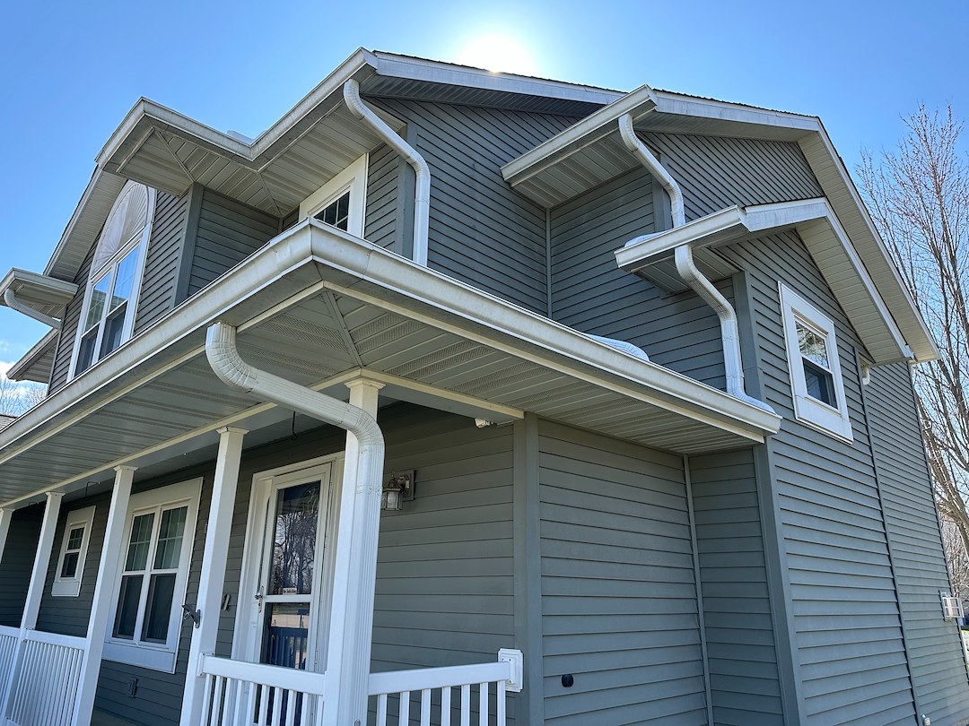 Expert House Washing in Limberg, IL by Freedom Flow Power Wash – Bloomington’s Leading Pressure Washing Company